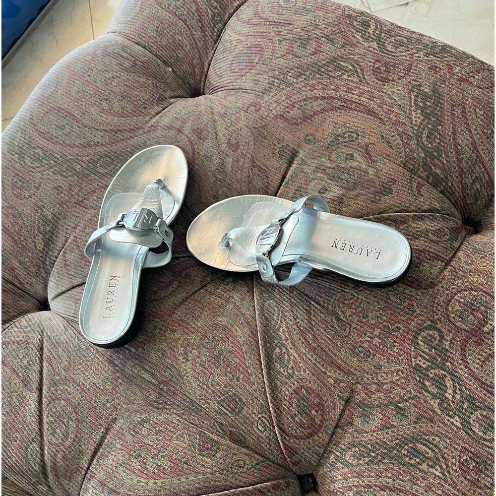 Ralph Lauren Kalana silver flat sandals, size 6B leather upper